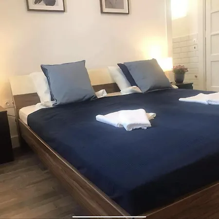The Blue Akarattya Apartament