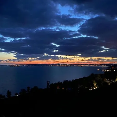 The Blue Akarattya Balatonkenese